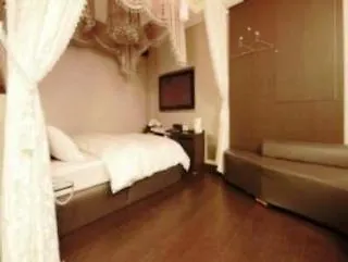 Happy Tears Motel Seoul